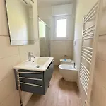 Great Flat In A With Garden Daire