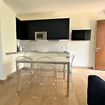 Great Flat In A With Garden Daire